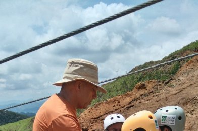 Tirolesa com cadeirantes