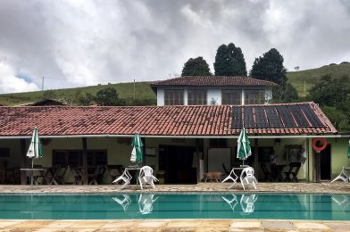 Restaurante ao lado da piscina